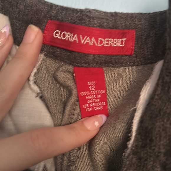 Gray slacks with front & back pockets. 100% cotton Size: 12 - Picture 9 of 10